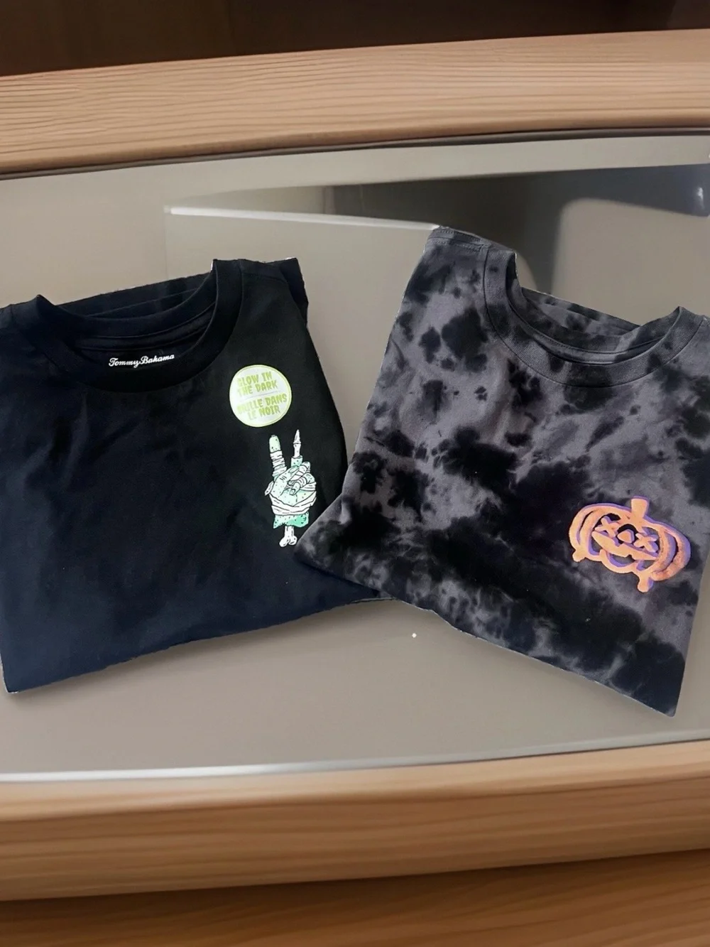 2 Shirts Tommy Bahama Boy's Tie Dye T-Shirt Pumpkin & Zombie Hand Glow 7/8 NWT